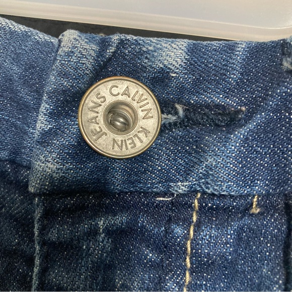 Women’s Calvin Klein denim shorts 28/6 - Picture 3 of 4